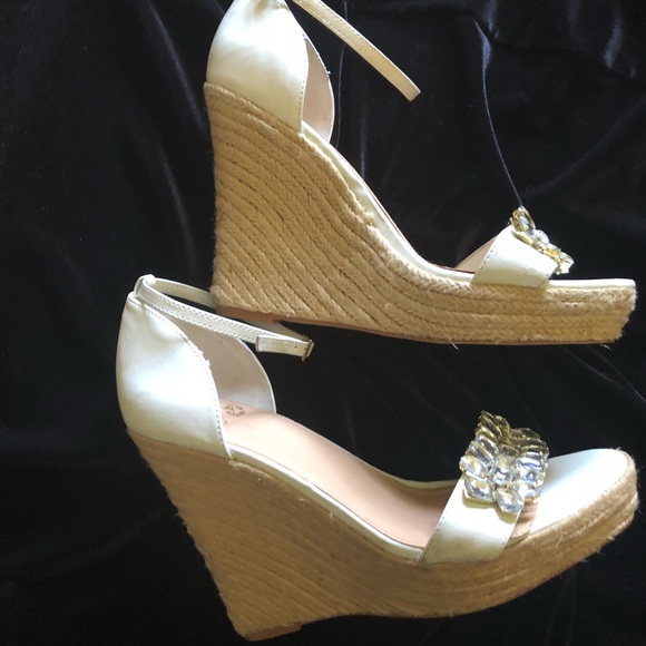 Cole Stewart Wedges - Picture 8 of 8